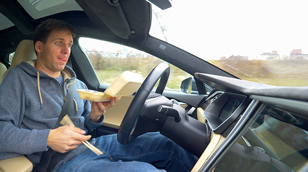 Is Eating While Driving Dangerous? | Taylormade Automotive